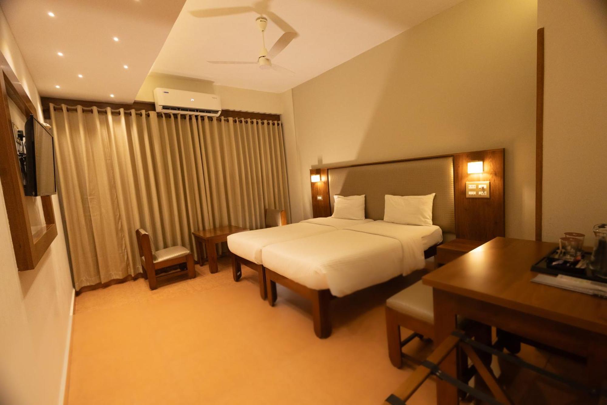 The Nisha Continental Kottayam Exterior foto