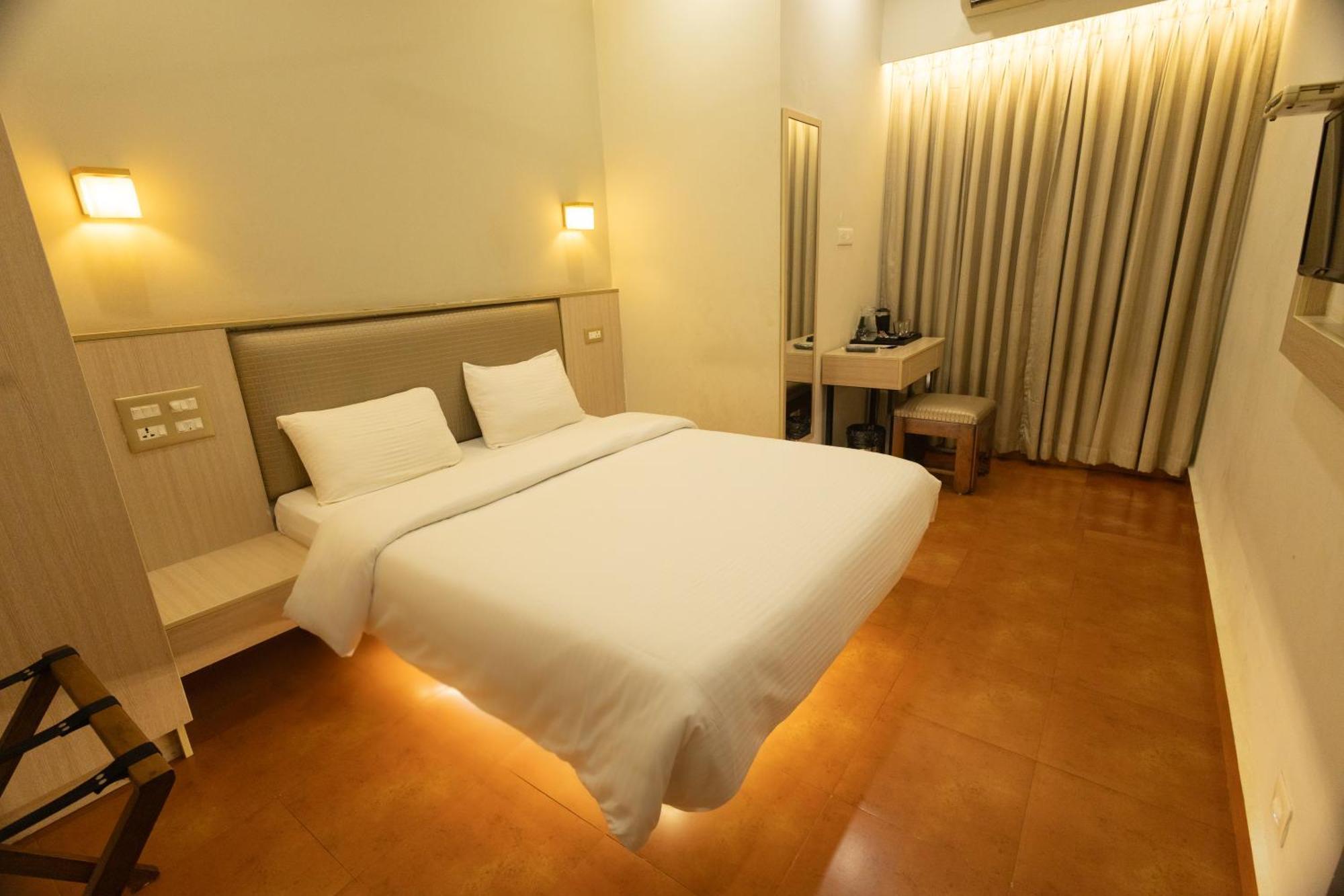 The Nisha Continental Kottayam Exterior foto